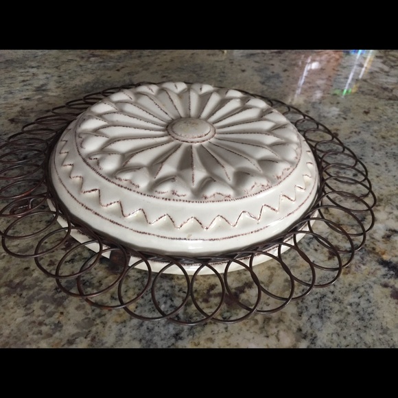 ROUND HIGH QUALITY WALL DECOR - NEW! - Picture 2 of 5